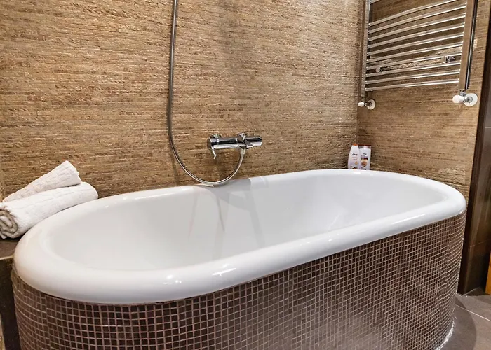 Victory's Charm - Old - By Uni88 *